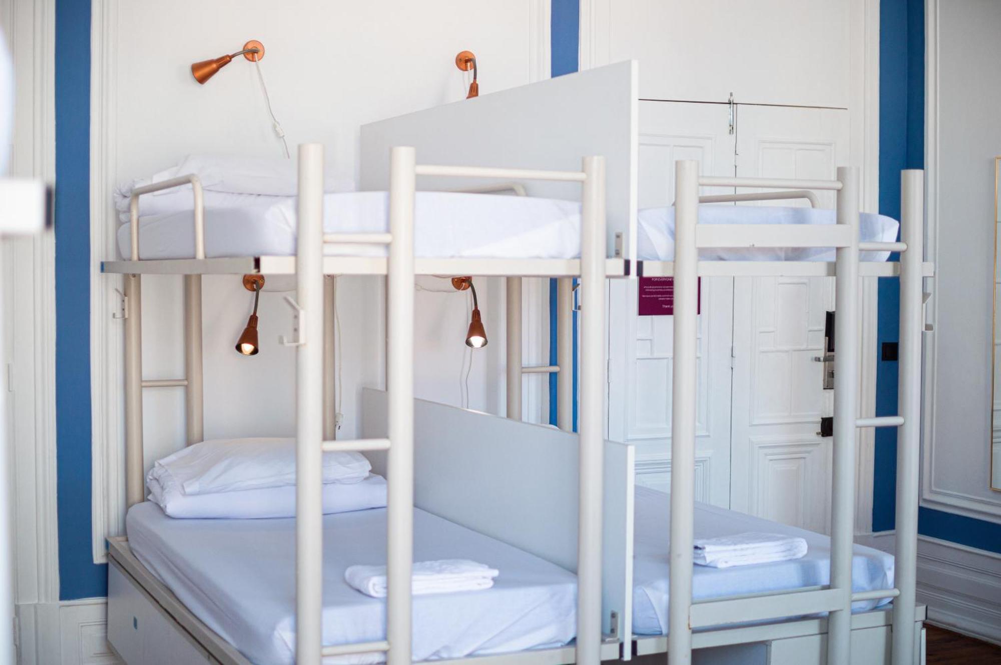 10-Bed Mixed Dormitory Room